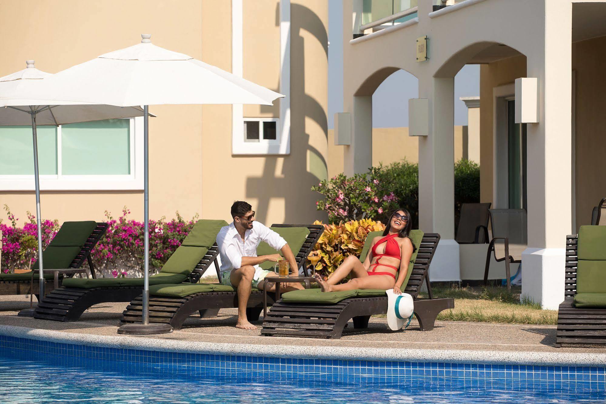 Diamond Bay Hotel Mazatlan Exterior photo